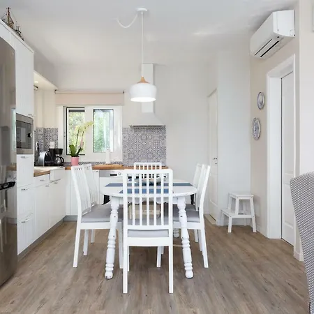 Ferienhaus Into The Blue *