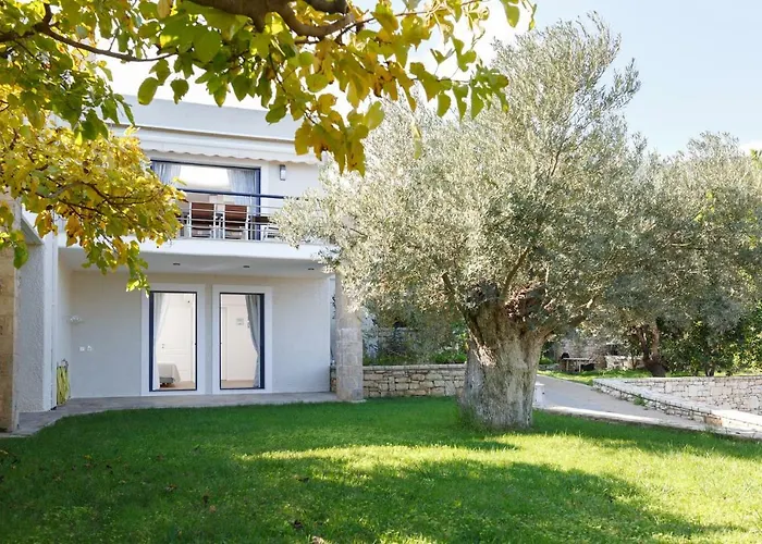 Into The Blue * Arkadiko Chorio