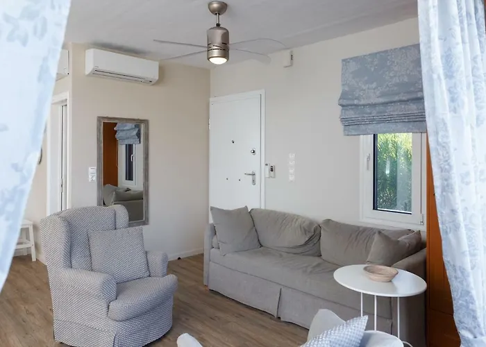 度假居 Into The Blue