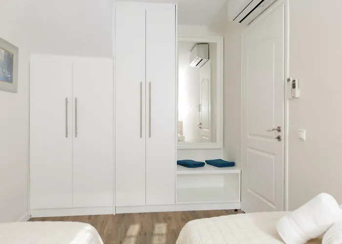 Into The Blue 度假居